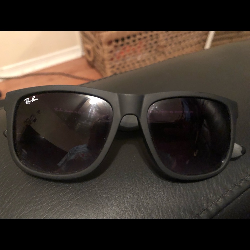 Ray-Ban Justin Sunglasses! Unisex